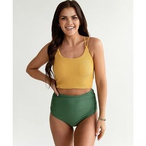 Livy and Kate bathing suit set size small